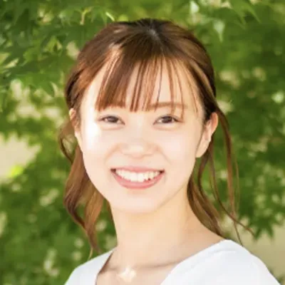 石根 友理恵